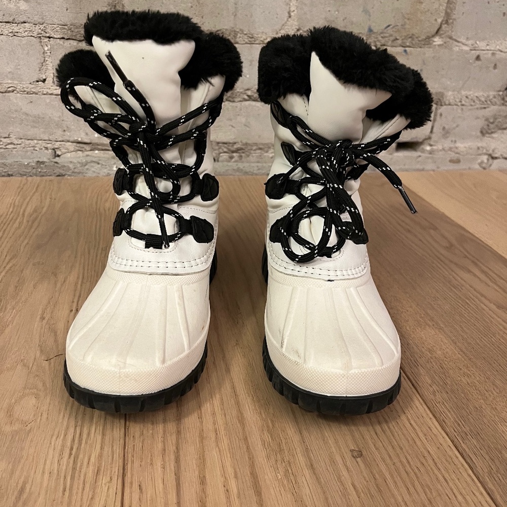 Storm by Cougar winter boots size 6
